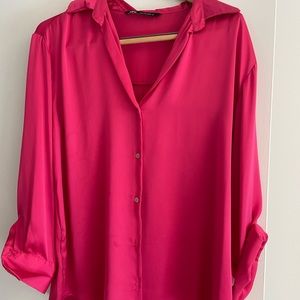 ZARA satin effect oversized button down M. Faint stain. Spring 2022.